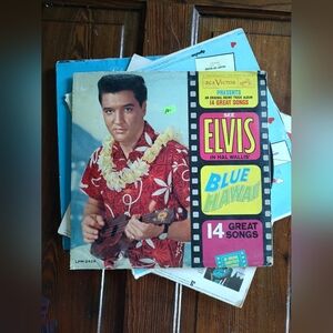 Elvis Presley blue Hawaiian